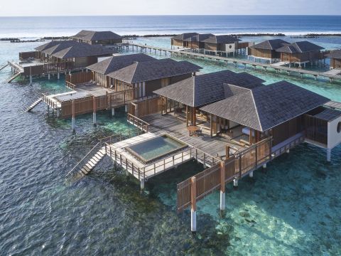 One Bedroom Ocean Suite with Pool